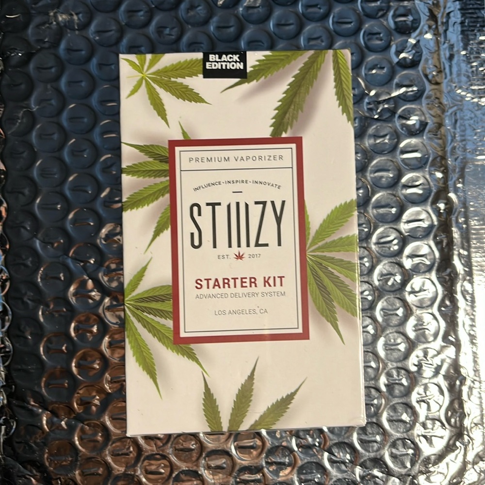 STIIIZY Starter Kit - Black Edition 🖤 SEALED & IN BOX 🆕!!